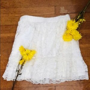 •SOLD DO NOT BUY• 
Abercrombie White Lace Skirt